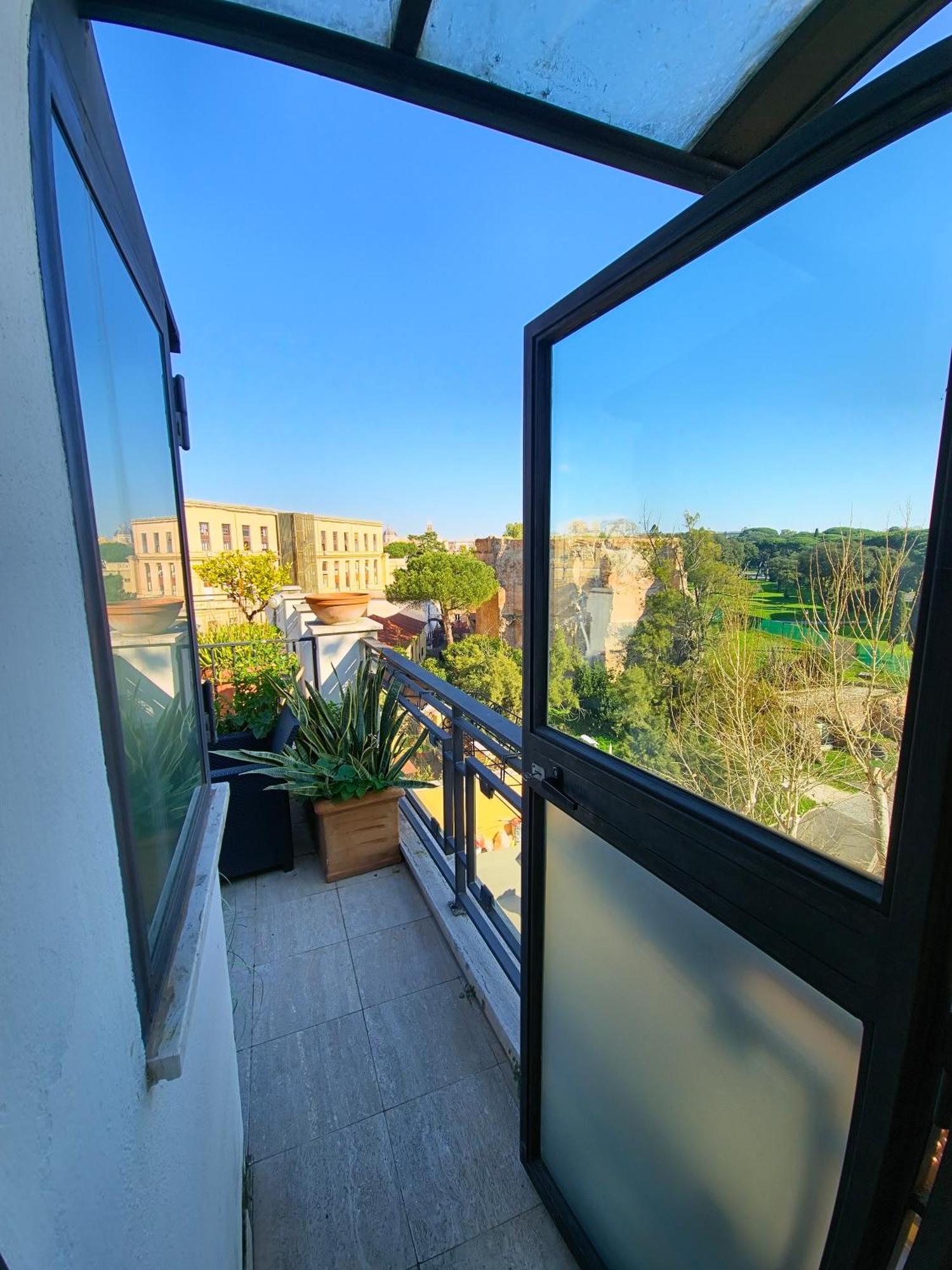 Colosseum Panorama Penthouse With Terrace By Hostand Roma